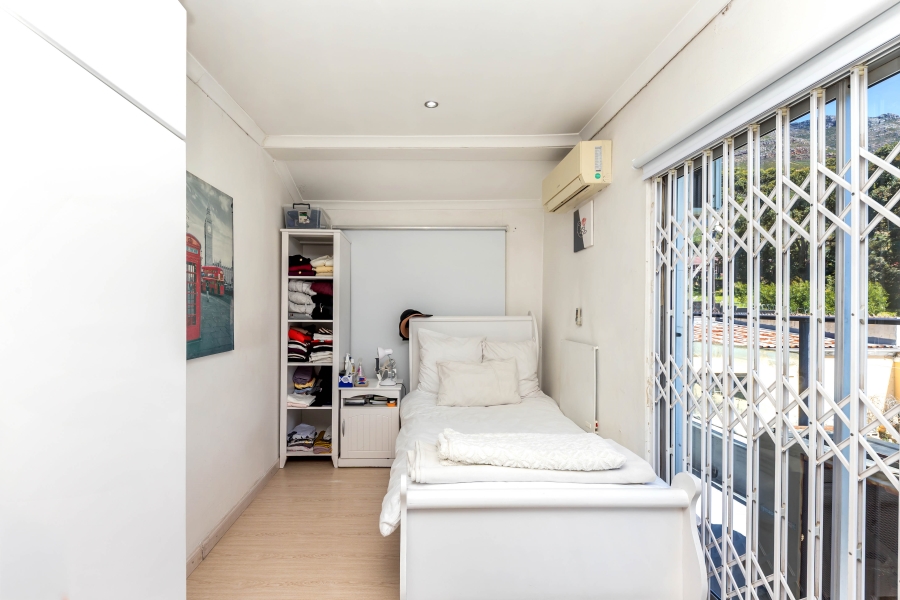 6 Bedroom Property for Sale in Walmer Estate Western Cape